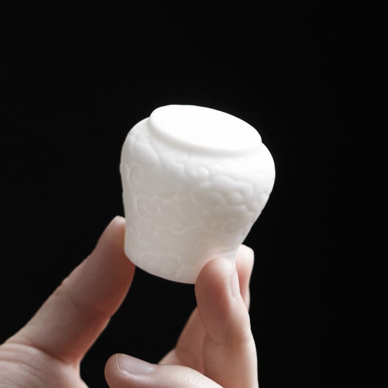 Auspicious Clouds Mutton Fat Jade Porcelain Lid Rest, Teapot Lid Bowl Cover White Porcelain Ceramic Lid Rest Pot Holder Tea Set Mat Tea Ceremony Ornament