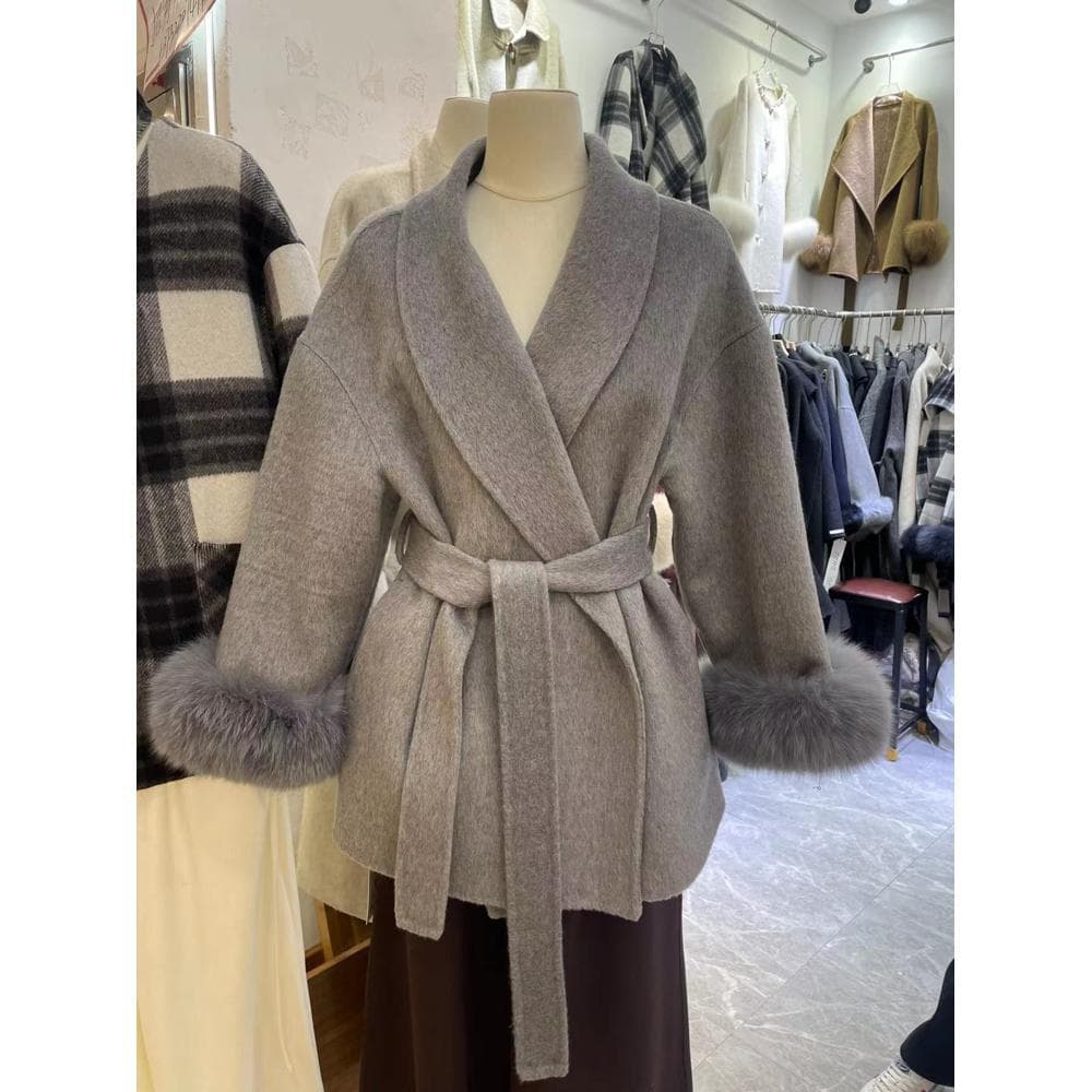 Off-Season New Double-Faced Wool Coat for Women, Petite Fit, Detachable Fox Fur, Elegant Short Woolen Outerwear