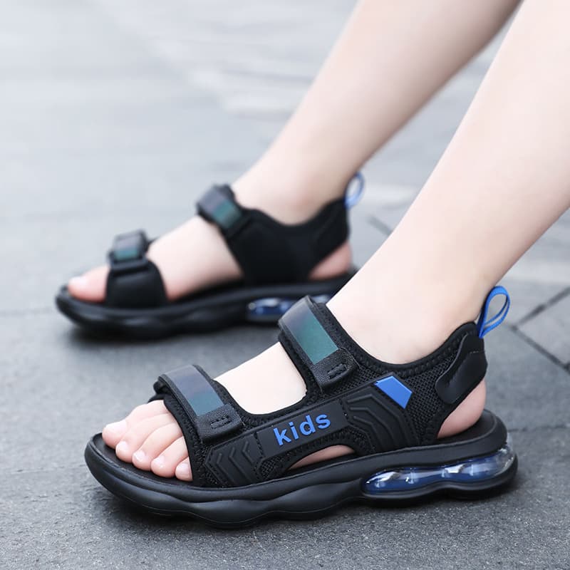 Boys' Sandals 2026 Summer New Mid-Large Child Open-Toe Soft Sole Lightweight Magic Tape Cushion Beach Shoes Trendy