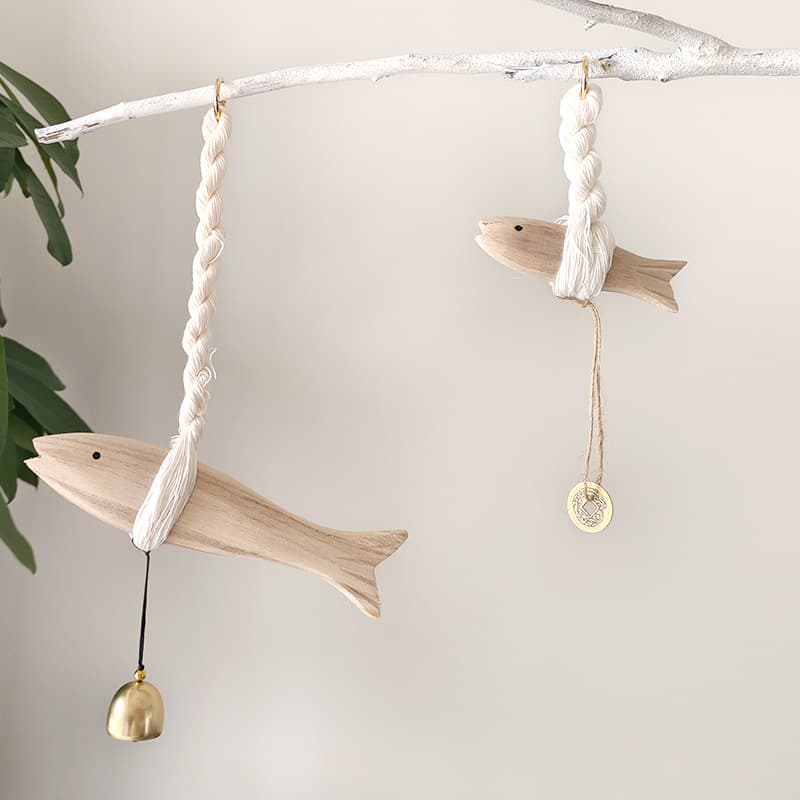 Cross-border solid wood fish-shaped bell, wind chime, home bell, car pendant, house decoration, handmade fish wall hanging, housewarming gift