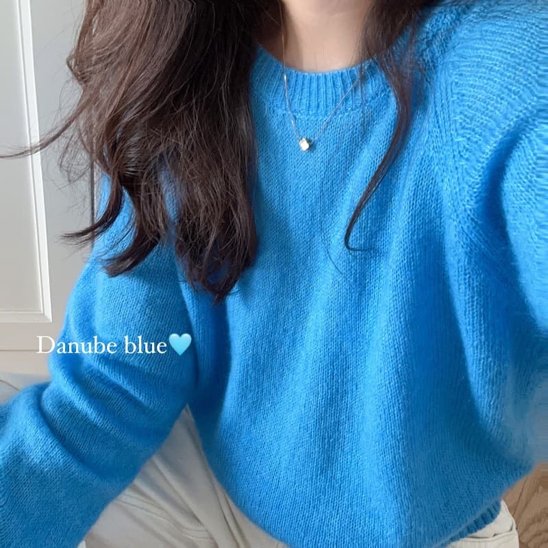 Blue Danube River Korean-dyed soft wool sweater for women, winter soft and clean, flattering wool pullover sweater