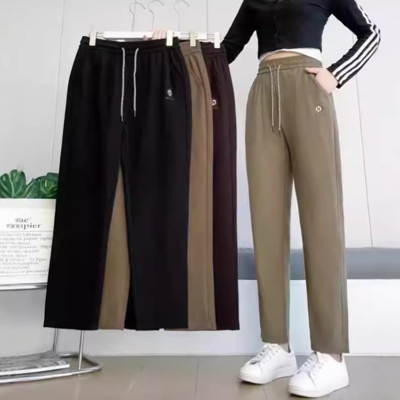 Autumn and winter new style mole fleece mom pants, corduroy casual trousers for middle-aged and elderly, new products for trade shows and street stalls.