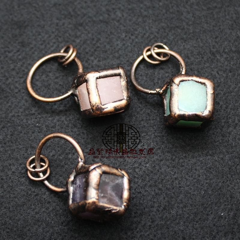 Amazon European and American Accessories Origin: Retro Personality Crystal Jewelry Aventurine Diamond-shaped Pendant Necklace