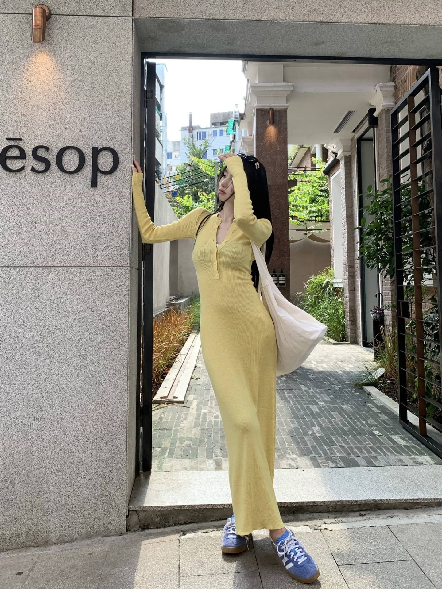 Dopamine Unique Stunning Autumn/Winter Long-Sleeve Bodycon Slim-Fit Dress with Design Detail, Flattering Skin-Brightening Layering Dress