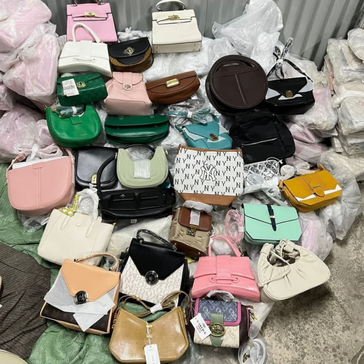 Women's Bags Source Wholesale Handbags Shoulder Bags Crossbody Bags MIX Bag New Bags Handbags Wholesale