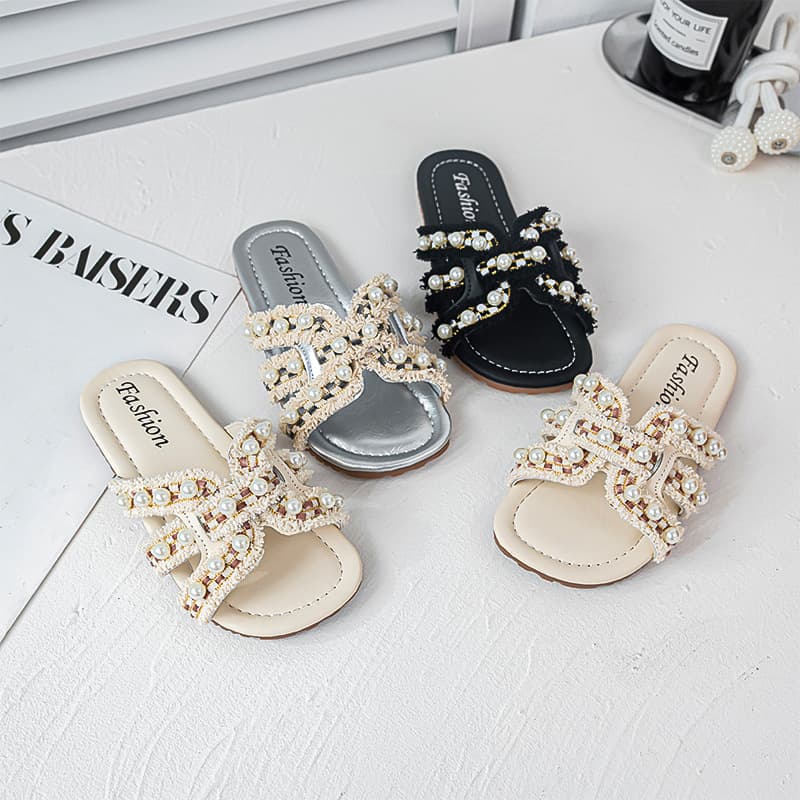 Girls' Summer Sandals 2025 New Korean Style Princess Slippers with Rhinestones and Pearls, Soft Sole Non-Slip Flat Bottom