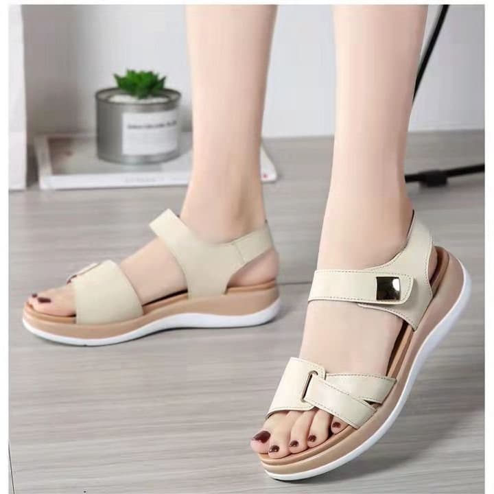 2025 New Summer Flat Student Fashion Outdoor Anti-Slip Casual Sandals with Mid Heel Women's Shoes Trendy Soft Leather Sandals