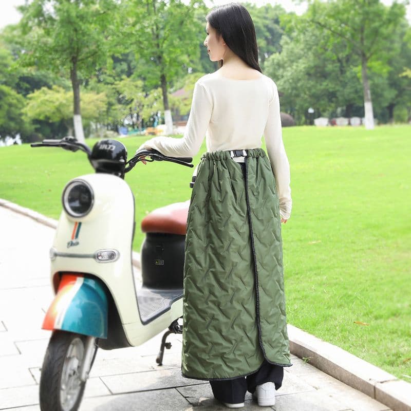 New Autumn/Winter Riding Warmth Electric Motorcycle Windbreaker with Leg and Knee Protection, Thickened Fleece Skirt