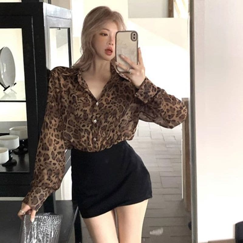 Slightly Sheer Spring/Summer Sun Protection Top, High-End Leopard Print Chiffon Long Sleeve Shirt for Women Blouse Top