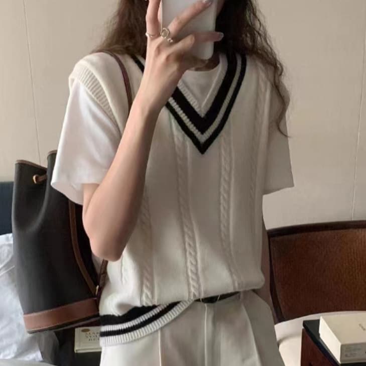 College Style Contrast Color V-Neck Knit Vest Women Spring Autumn 2026 Layering Sleeveless Sweater Vest Outerwear