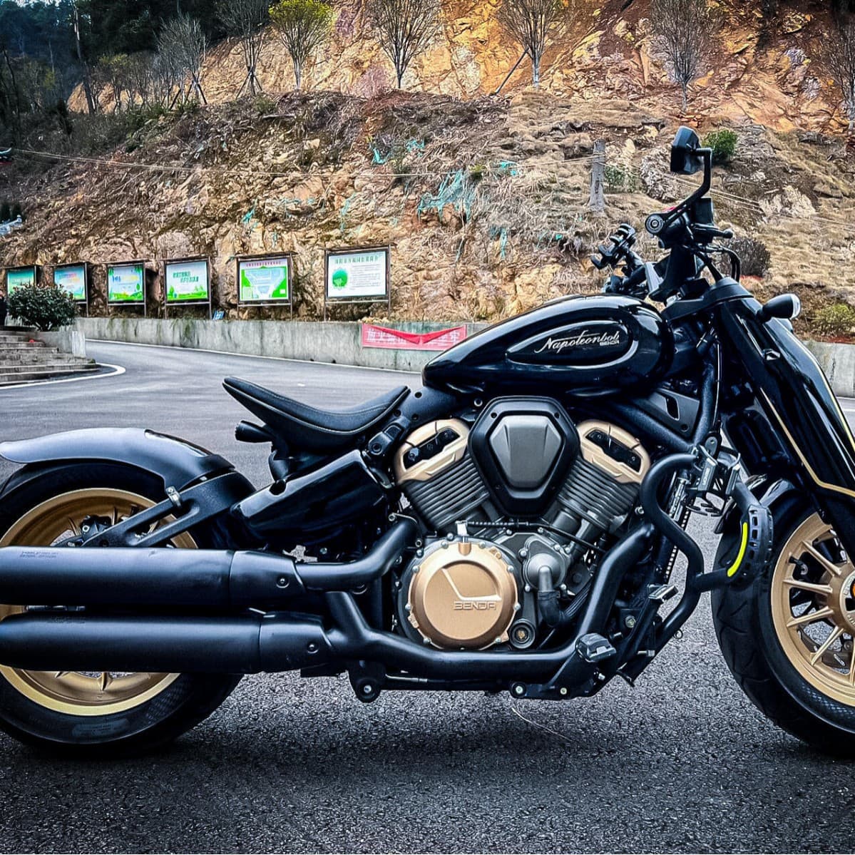 Benda Napoleon 450 Motorcycle, High-Appeal Harley-Style Retro Cruiser