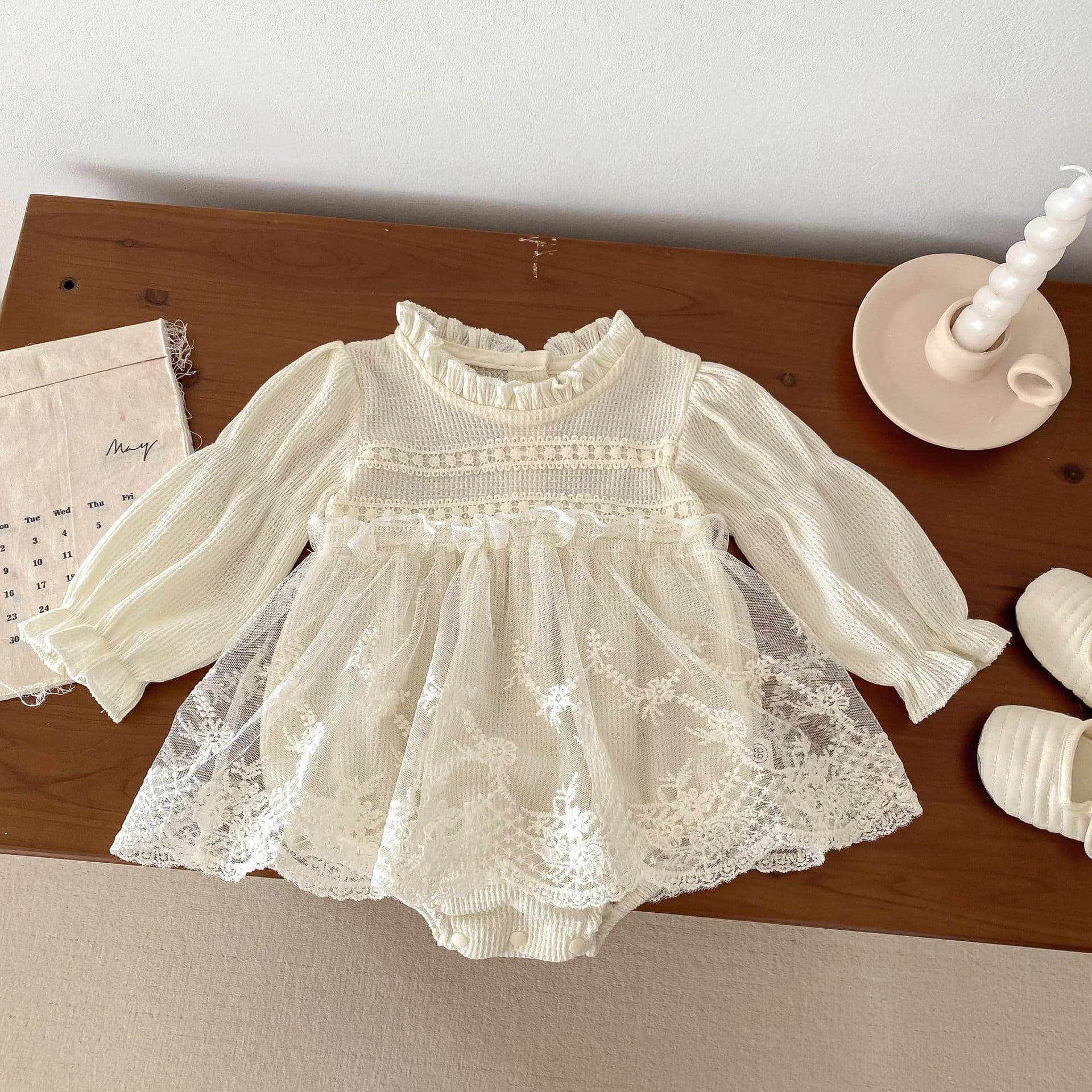 2026 New Girls Lace Harness Dress Baby Puff Sleeve One Year Old and Full Moon Princess Mesh Autumn Romper