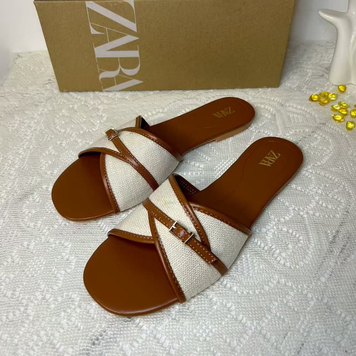 ZA2025 summer new women's shoes brown belt buckle decorative flat casual sandals round toe outer wear color matching slippers