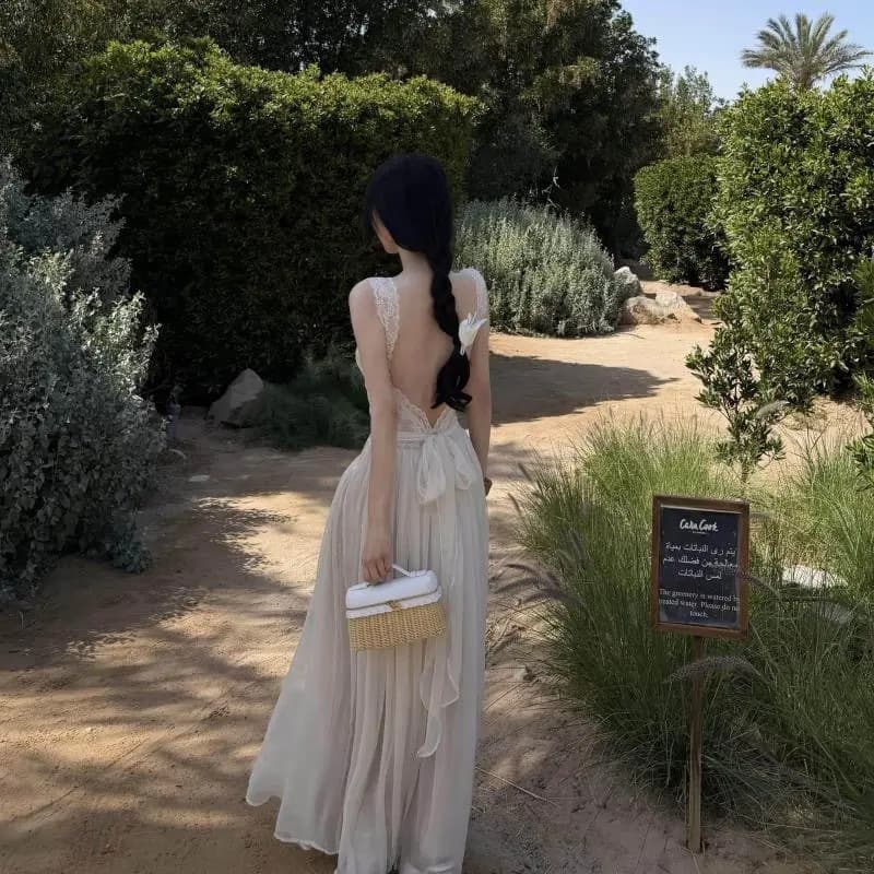 French white lace strapless backless suspender dress for women, summer resort style, waist-cinching and beautiful long skirt