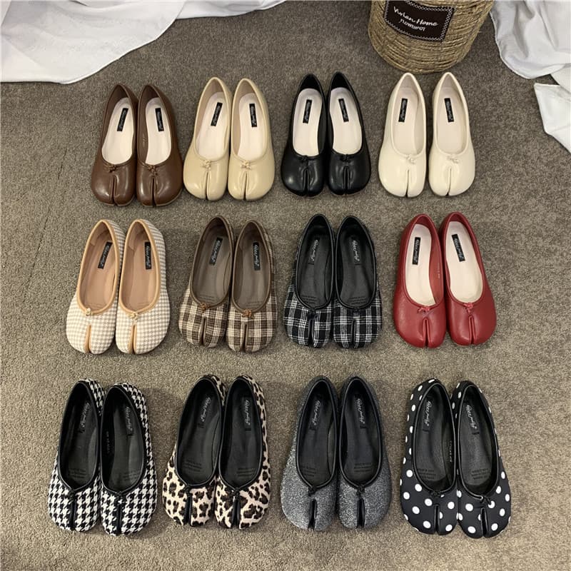 Women's Summer Flat Sandals Korean Style Round Toe Faux Leather Smooth Surface Plaid Split Toe Fashionable Sheep Hoof Sandals