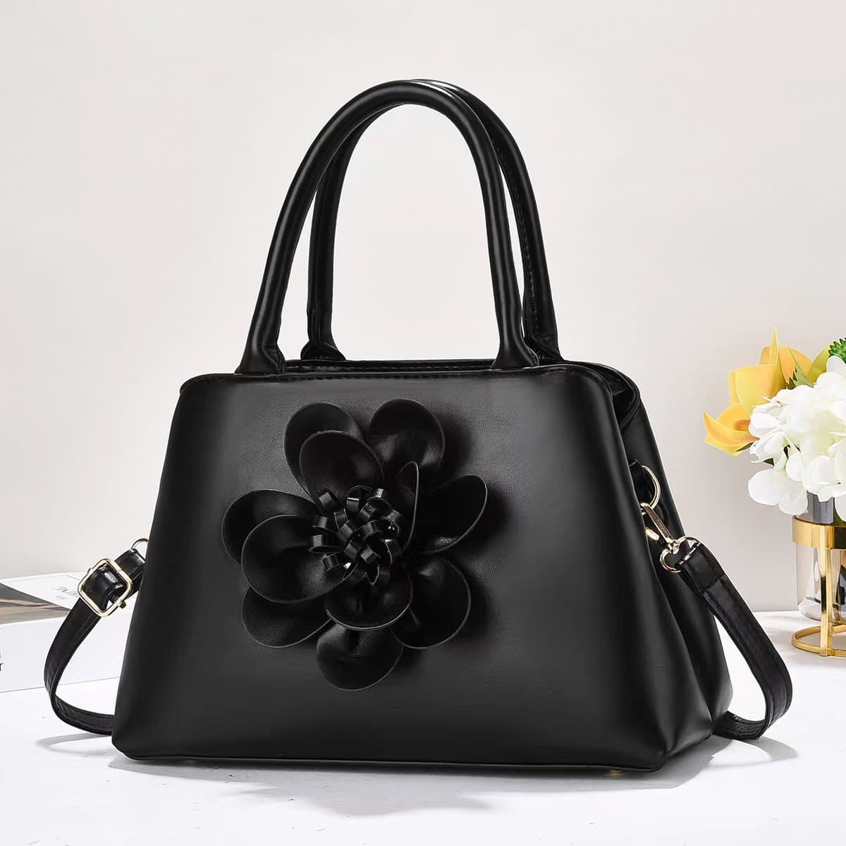 All-match spring 2024 messenger bag portable women's fashion big bag explosion new single shoulder foreign trade explosion manufacturers ladies