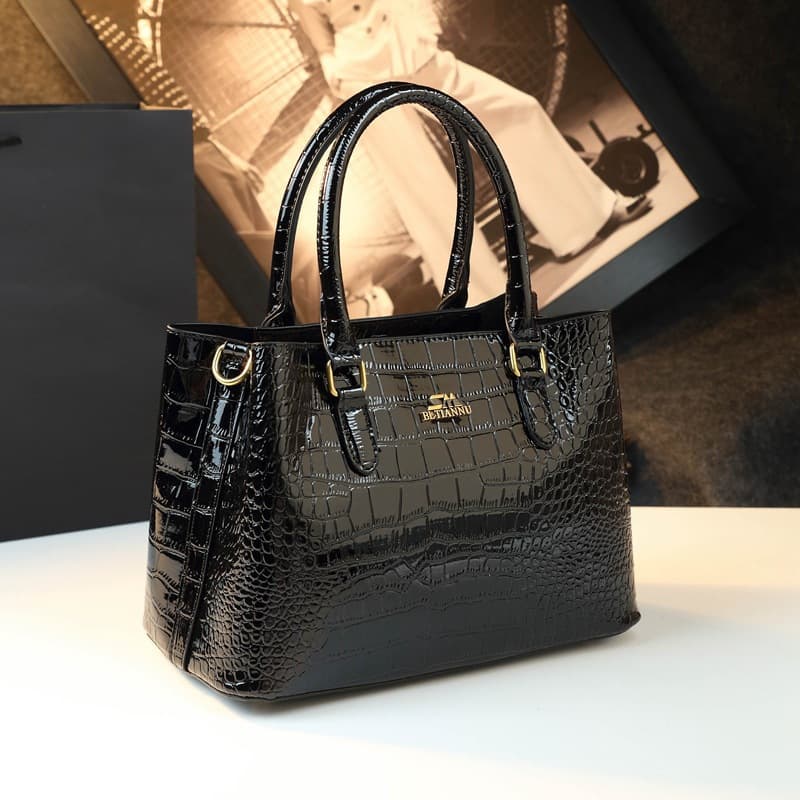 Crocodile Pattern Handbag for Women 2025 New Trendy Glossy Large Capacity Middle-Aged Mom Bag Women's Shoulder Crossbody Bag