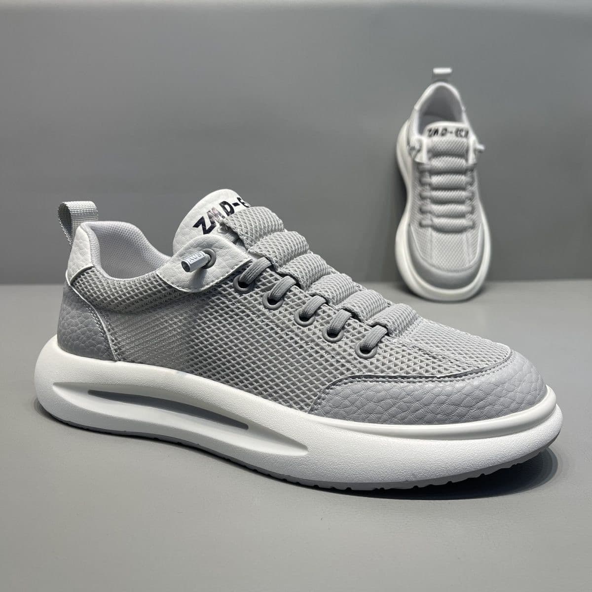 Light Luxury Designer Style 2026 Summer Autumn Mesh Outdoor Workwear Sports Agam Shoes Breathable Korean Runway Sports Men's Shoes