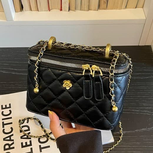 Small fragrant style rhombus embroidery chain bag high-end Korean style niche camellia box bag crossbody small square bag