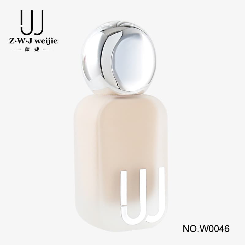Vijay Lightweight Long-Lasting Foundation W0046 (Concealing, Soft Matte, Natural, Long-Lasting, Waterproof, Hydrating)