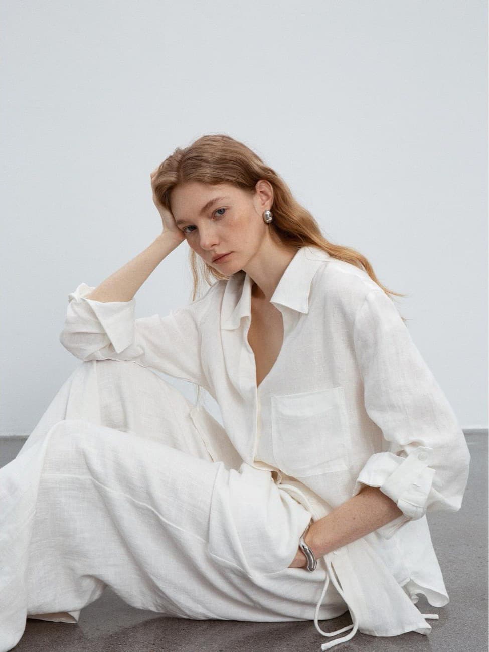 COUNTONM Relaxed & Casual Comfortable V-Neck Linen Shirt Loose Fit Simple Sun-Protection Long Sleeve Blouse
