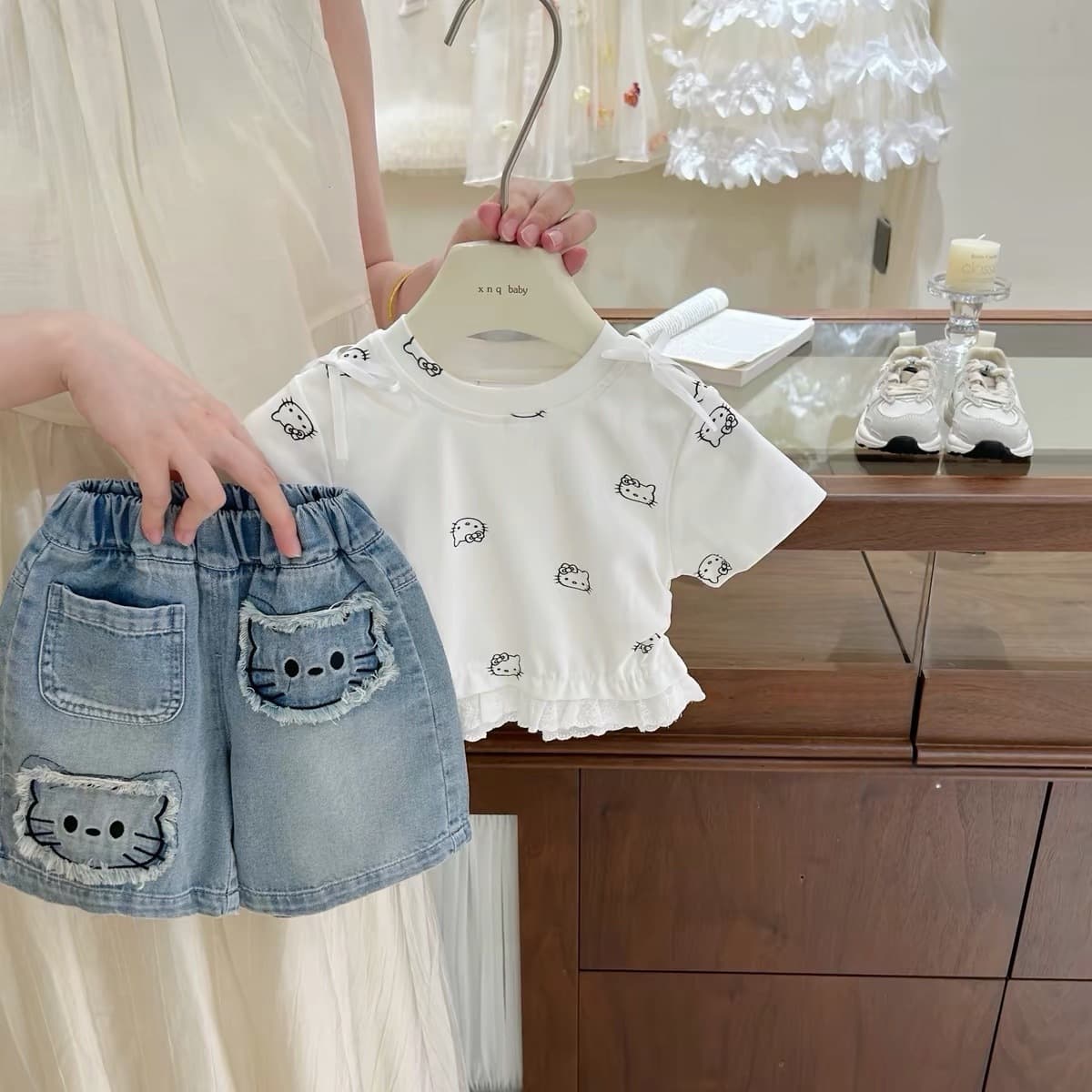Girls summer T-shirt new style cartoon printed lace short-sleeved top cat embroidered denim shorts two-piece set