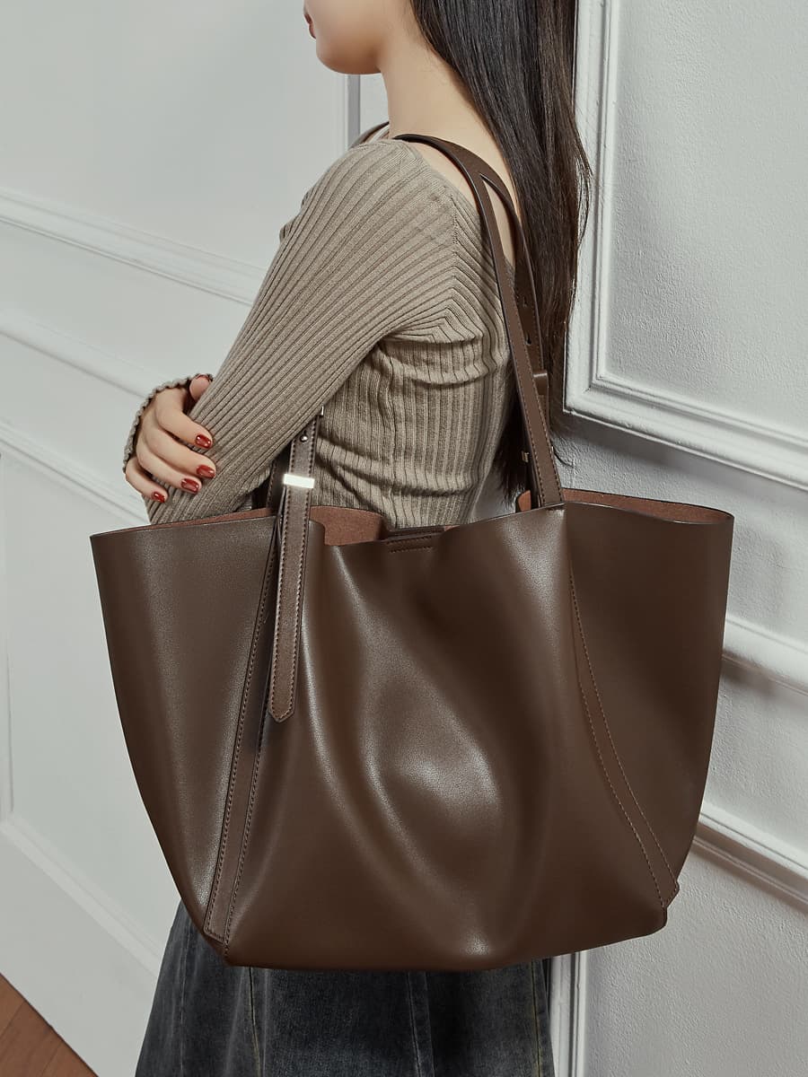 Genuine Leather Large Capacity Bag for Women 2026 New Fashion Retro Tote Bag Korean Style Trendy Shoulder Bag with Matching Pouch Cross-Border