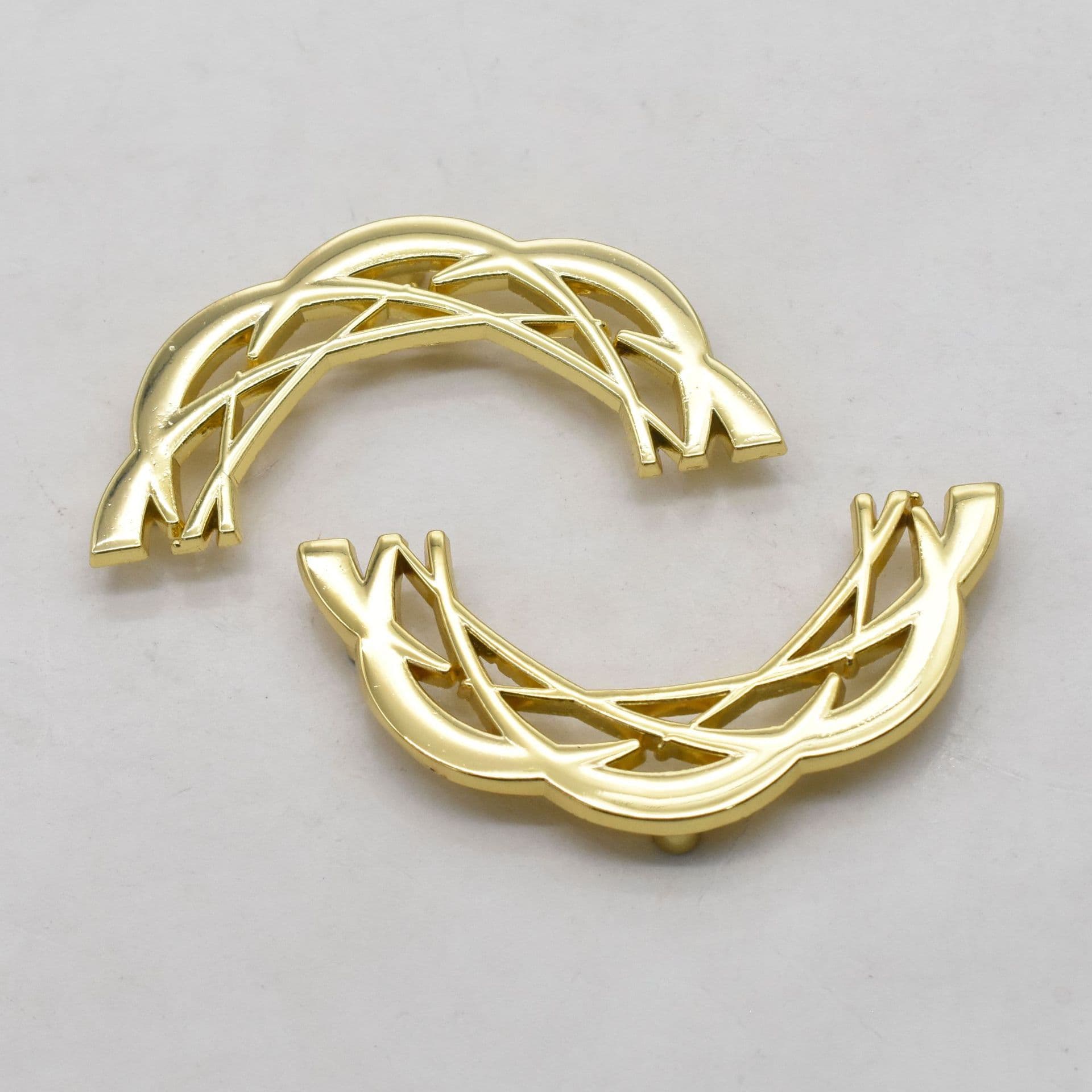 Factory direct antique wardrobe door and drawer gift box hardware, zinc alloy round panel with hollow-out design accessory panels.