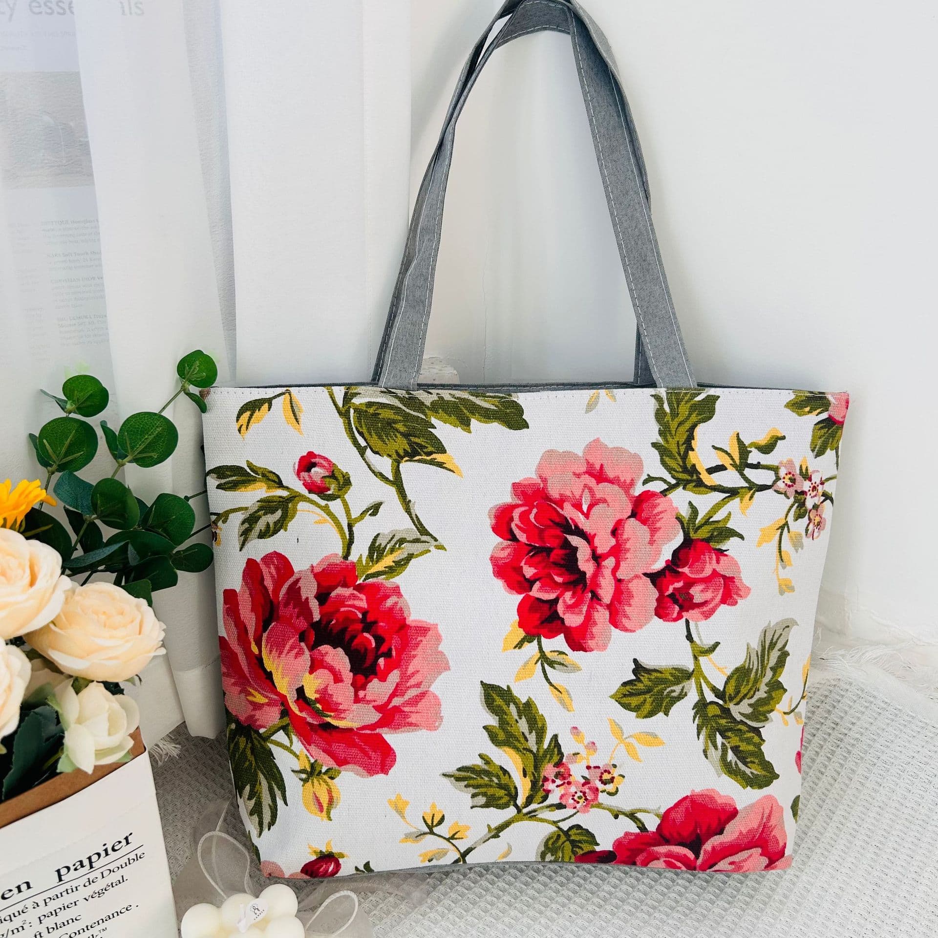 New Fashion Floral Canvas Tote Bag Shopping Handbag Student Book Bag Soft Polyester Lining Zipper Closure Chinese Origin