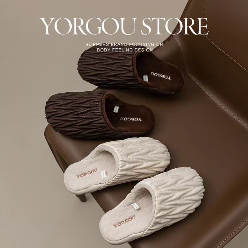Yuangang pleated cotton slippers for women, 2025 new autumn and winter indoor home waterproof and warm mugwort leather slippers for men.