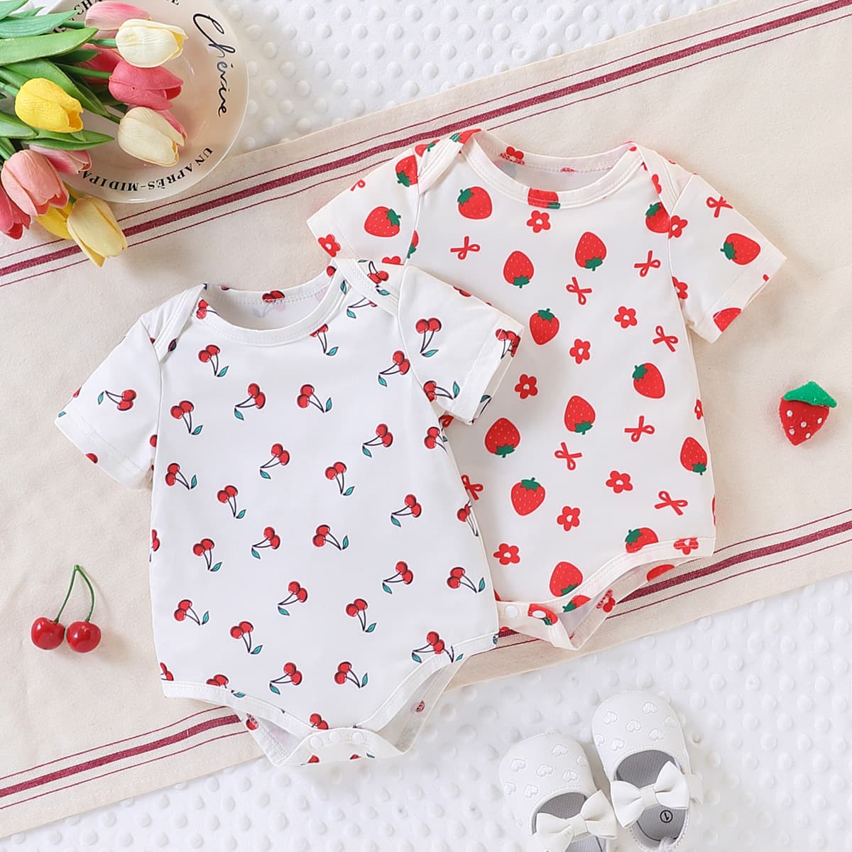 Cross-border European and American baby crawling clothes short-sleeved triangle harem clothes for baby girls summer strawberry one-piece fart clothes 2 pieces
