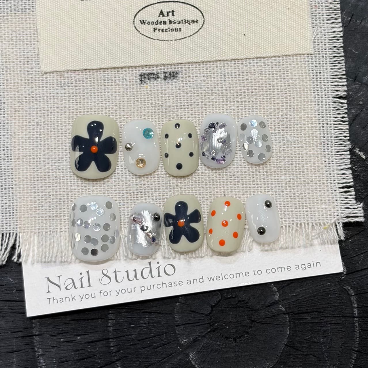 Pure handmade wearable nails, niche pure hand-painted cute flowers, sequins, high-end whitening nail art products wholesale