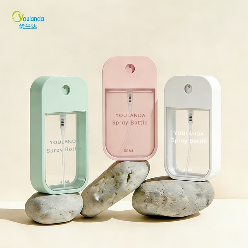 Factory Custom 30ml 45ml Apple Card Hand Sanitizer Spray Bottle Travel Portable Perfume Spray Bottle Refillable Bottle