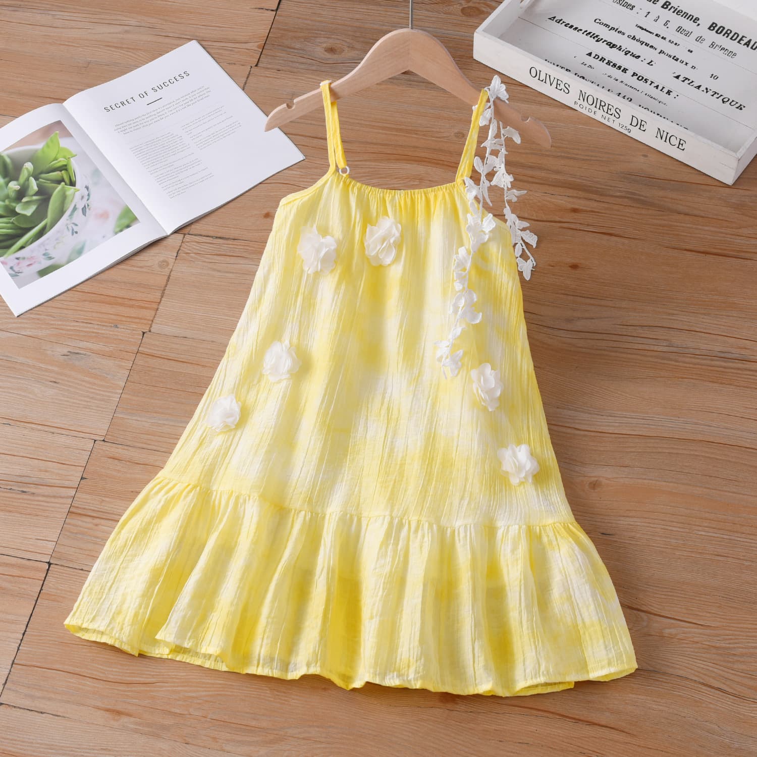 Yunnan Grass-Dyed Yellow Tie-Dye Floral Dress, Mother-Daughter Summer Vacation Halter Dress, Princess Style Summer Matching Outfit