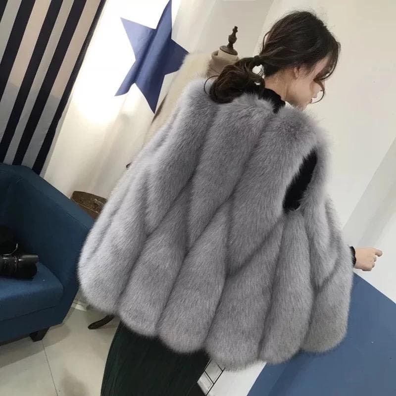 European and American Style Faux Fox Fur Vest Women's Mid-Length 2026 New Winter Solid Color Thick Faux Fur Sleeveless Jacket