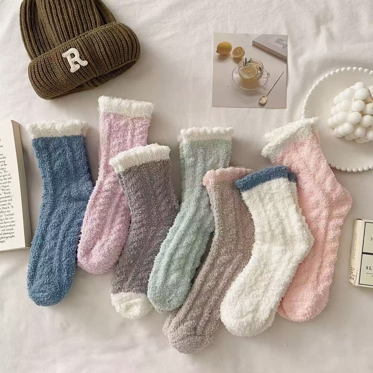 Winter Thick Thermal Socks for Women, Coral Fleece Mid-Calf Warm Plush Floor Socks for Sleeping and Home Wear