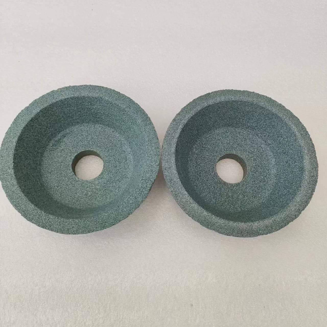 Kemei Green Silicon Carbide Bowl-Shaped Grinding Wheel 125/150 for Tungsten Steel Alloy and Plastic Processing, Strong Cutting Performance