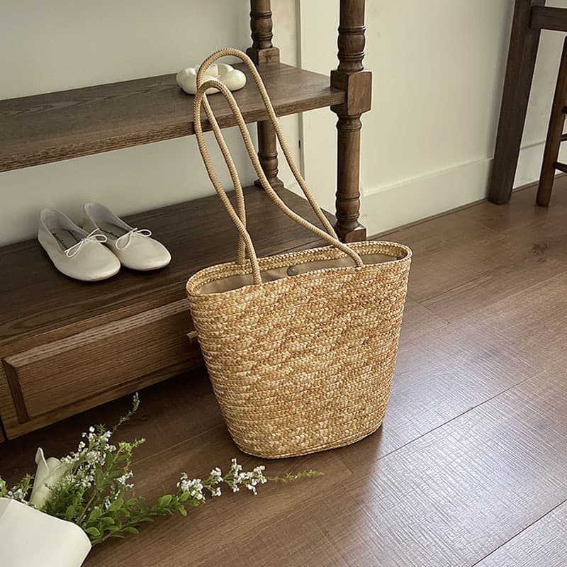 Urban Minimalist Wheat Straw Woven Shoulder Bag Versatile Beach Style Women's Bag Double Strap Magnetic Buckle Closure Polyester Lining
