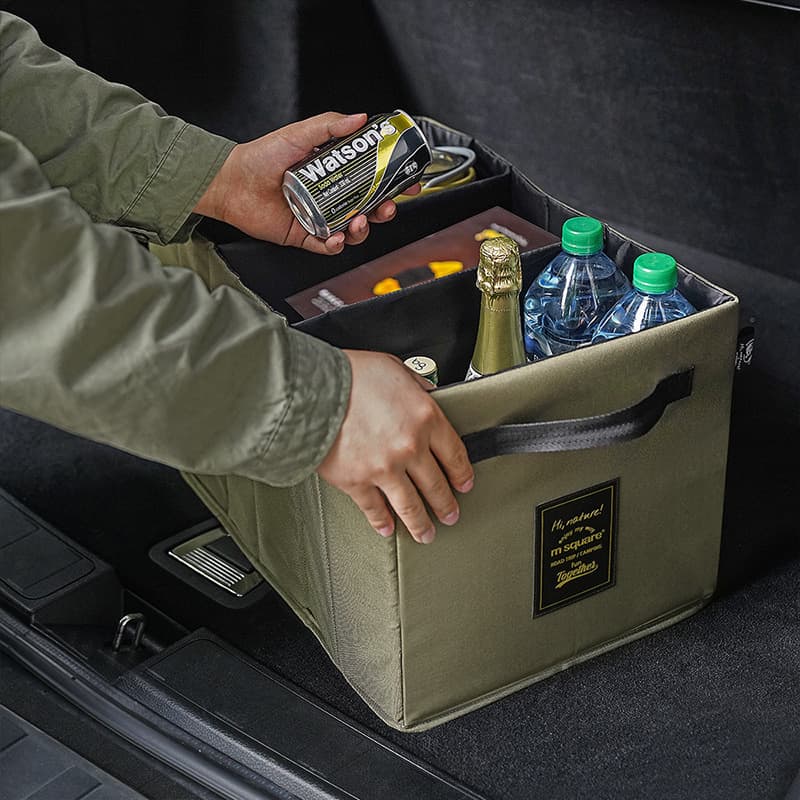 m square trunk folding storage box with adjustable extension and large capacity, divided into compartments.
