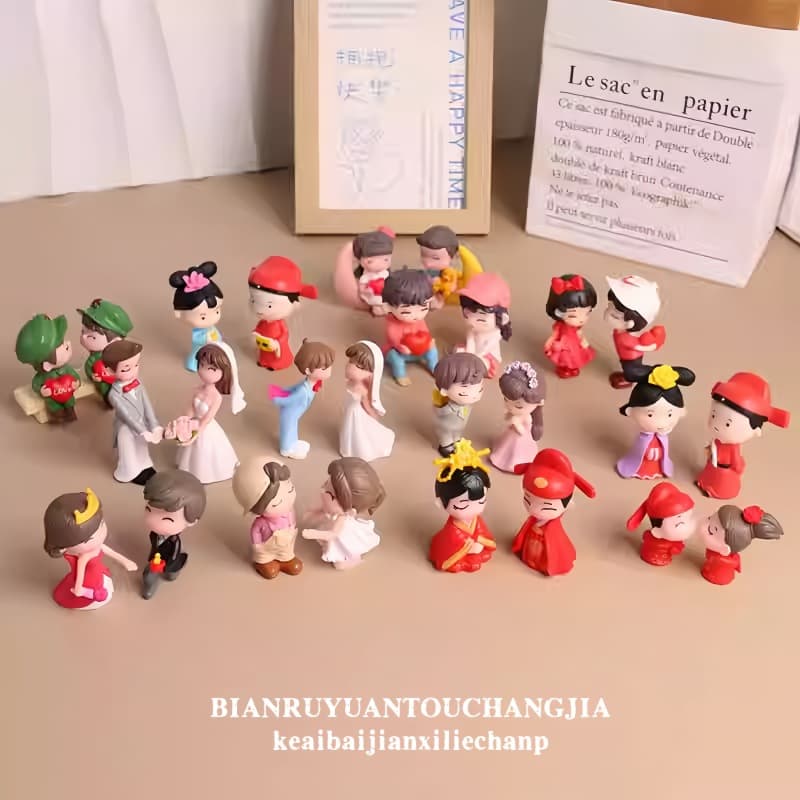 Creative couple ornaments, wedding decorations, doll houses, dolls, micro-landscape decorations, cake accessories, home furnishings