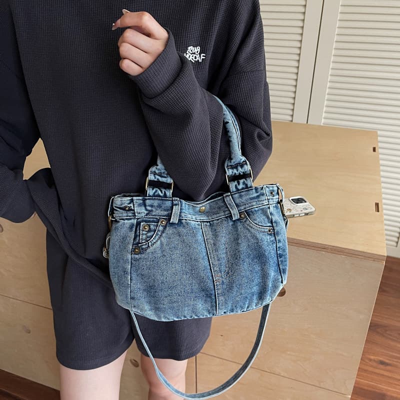 Niche Fashion Denim Handbag Women's 2025 New Korean Commuting Bucket Bag Trendy Retro Single Shoulder Messenger Bag