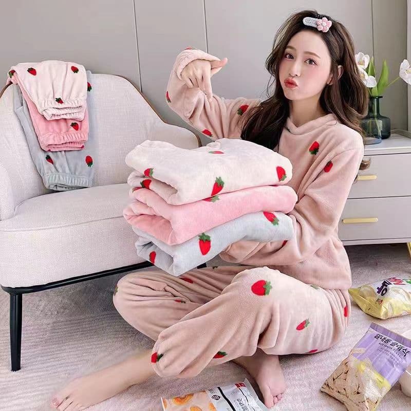 Women's autumn and winter fleece-lined thick coral fleece warm base layer set, suitable for students, warm home wear, and can be worn outside.