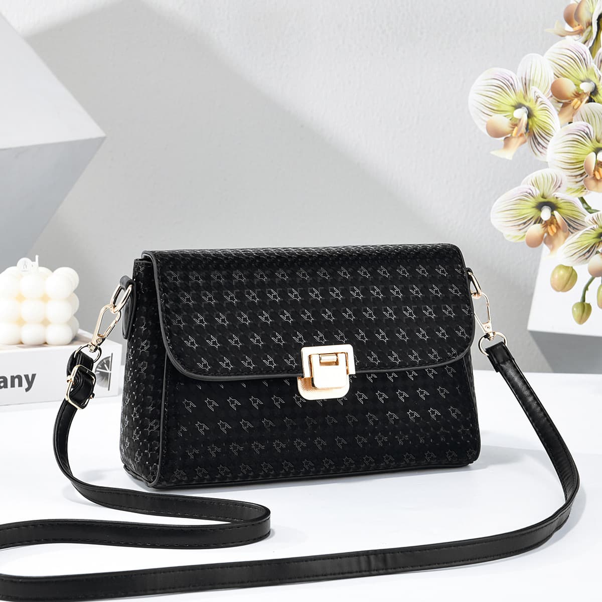 2026 New Retro Print Small Square Bag for Women, Luxury Lock Clasp Shoulder Bag, Versatile Commuter Crossbody Bag Wholesale