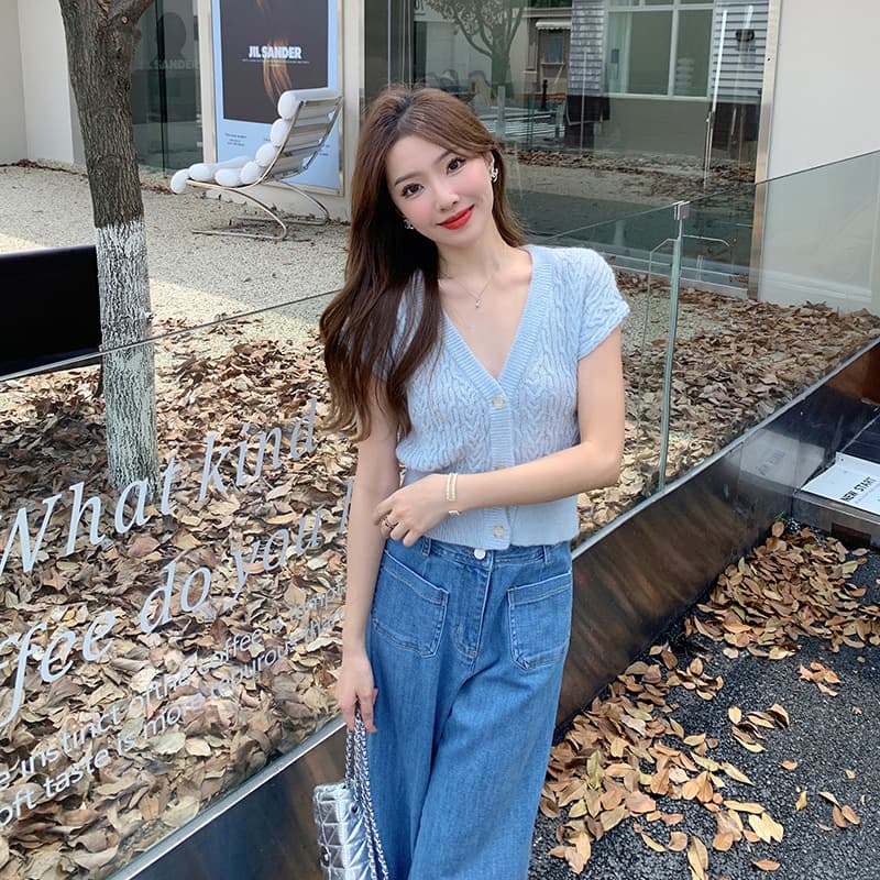 Series Special Yarn Pattern Knitted Short Sleeve Top Thin Fashion Solid Color V-Neck Cardigan for Women