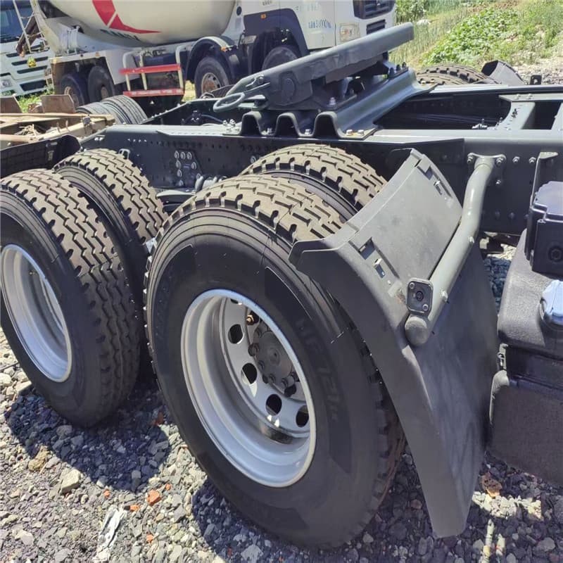 Africa export HOWO tractor head, HOWO 8x4 6X4 engineering dump truck, used truck head