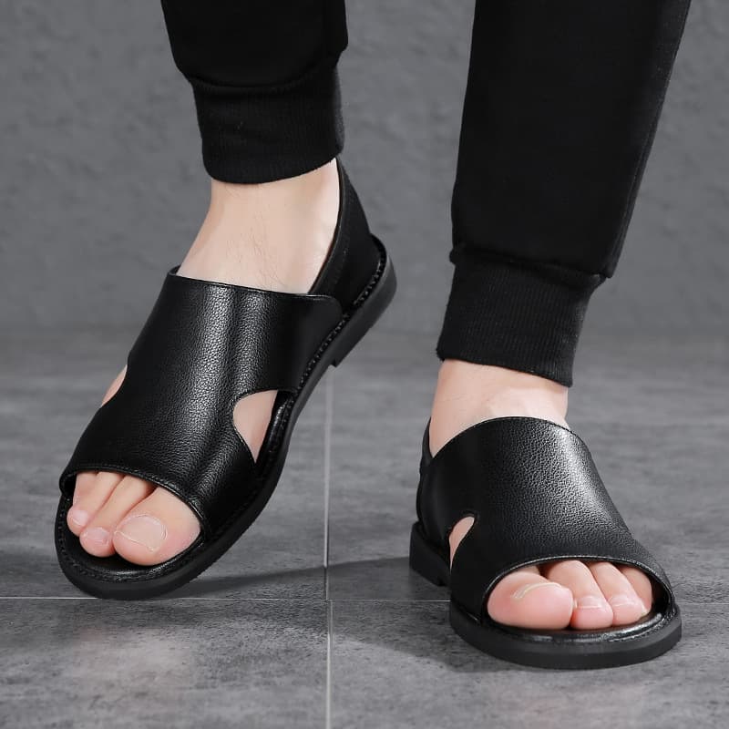 New Summer Flat Lightweight Sandals for Men, Casual Roman Beach Slides, Outdoor Fashion Half Slippers