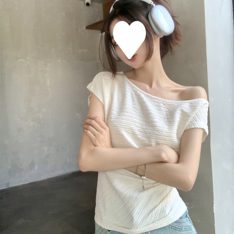 Original high-quality fabric texture pleated off-shoulder clavicle top women's summer off-shoulder white slim T-shirt