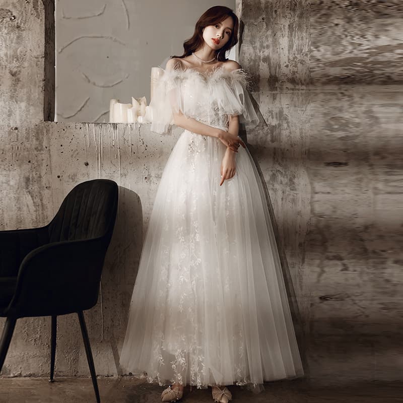 White Feather Evening Dress for Women, French Style, High-End, Light Luxury, Niche, High-End Birthday Wedding Dress, Adult Off-Shoulder, Spring