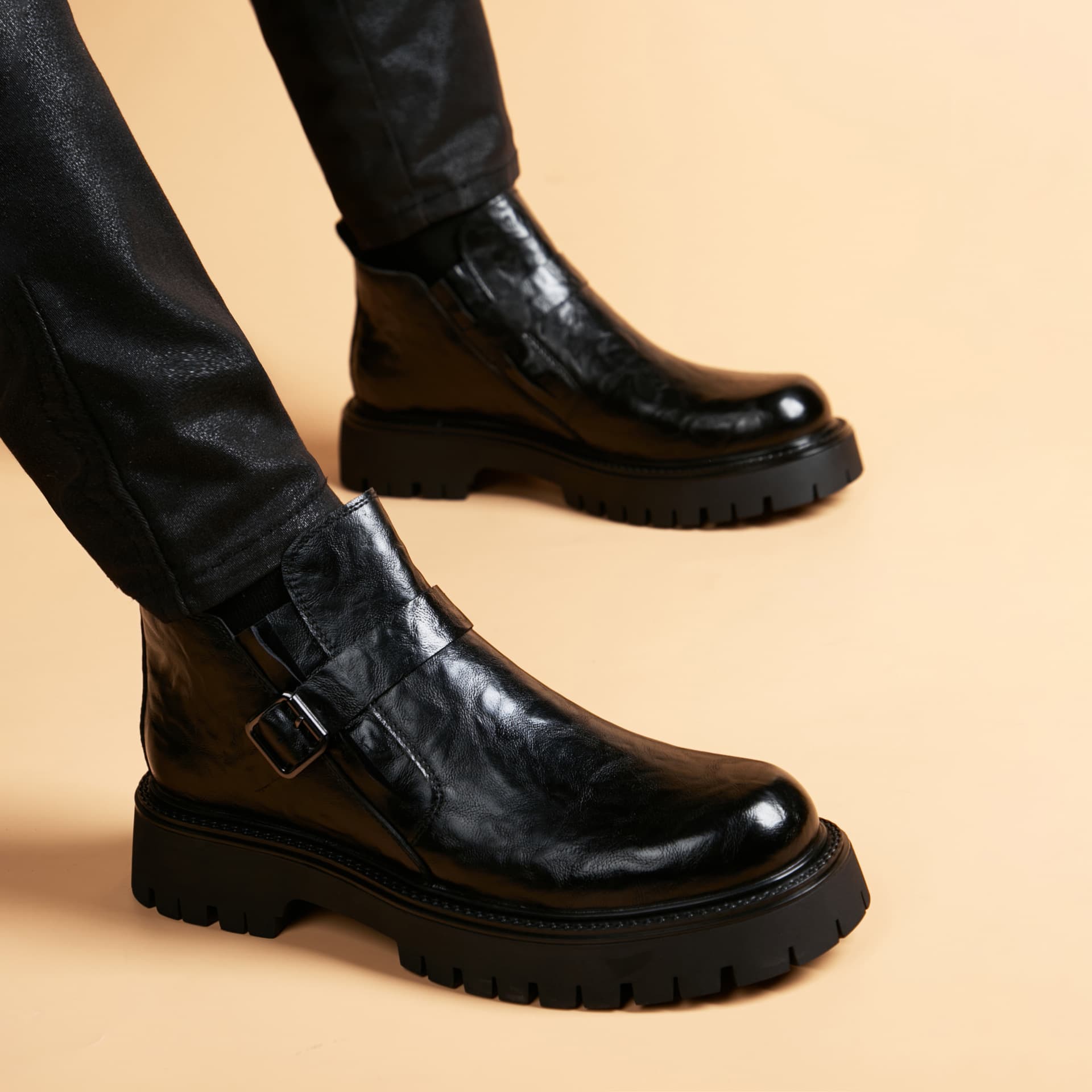 Martin Boots for Men Trendy Casual Thick Sole Ankle Boots Versatile Chelsea Boots Inside Height Increase Leather Boots Support Drop Shipping