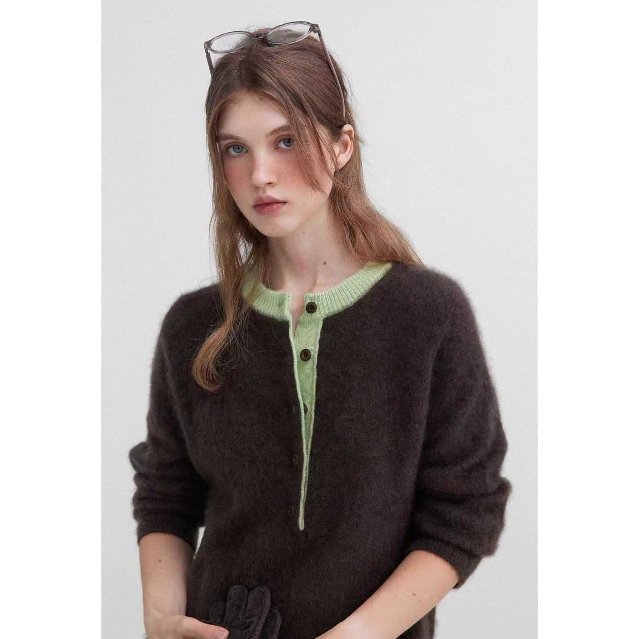 Nordic Contrast Color Retro 100% Wool Velvet Feel Half-Placket Round Neck Polo Sweater for Women